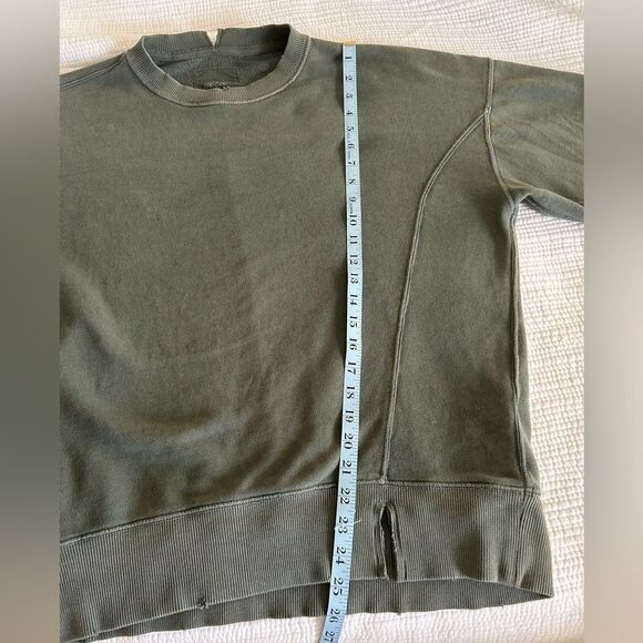 Aerie Women’s Army Green Oversized Distressed Sweatshirt Size Small - Picture 11 of 11